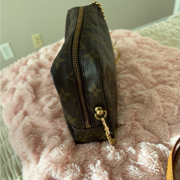 Louis Vuitton Trousse23 TH8910 - crossbody with two straps - Picture 3 of 9